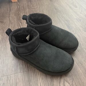 UGG® Women's Classic Ultra Mini Shearling Booties